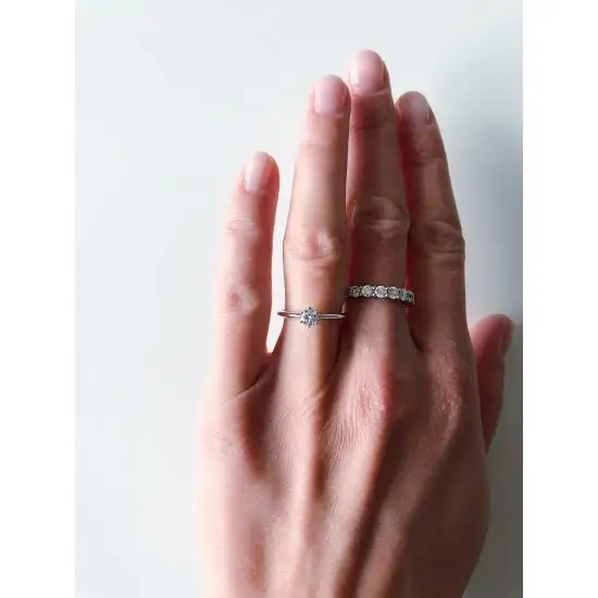 Anillo de compromiso de 6 puntas con diamantes redondos en oro blanco,  Ampliar imagen 5